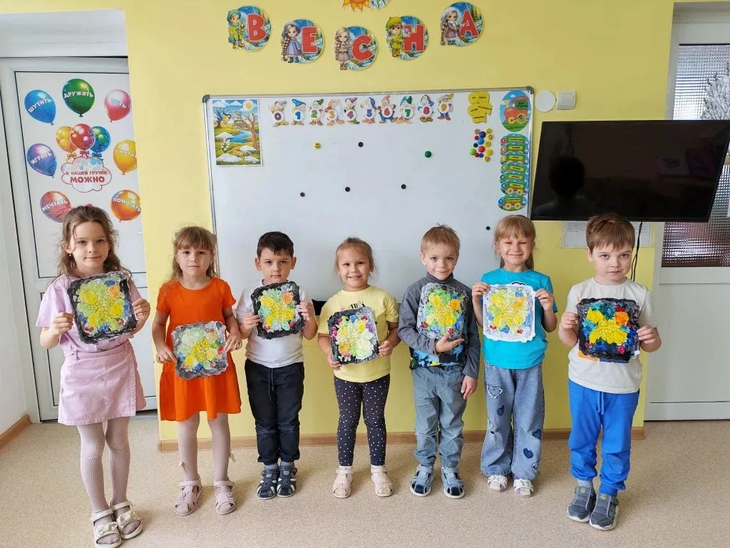 «Магия красок: юные художники осваивают жостово»